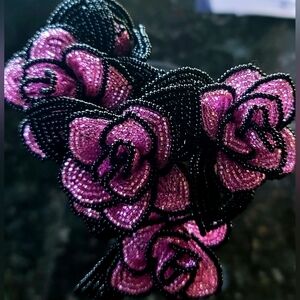 12 Stems French Beaded Tea Roses